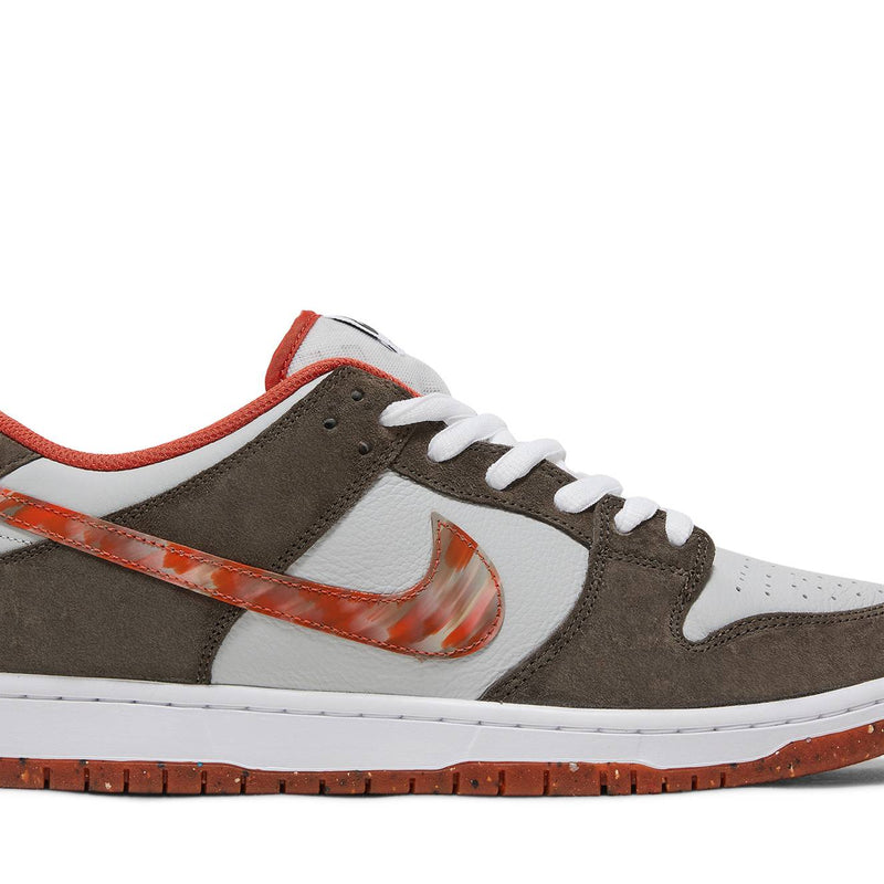 NIKE SB DUNK LOW ‘OLIVE GREY/MANTRA ORANGE’