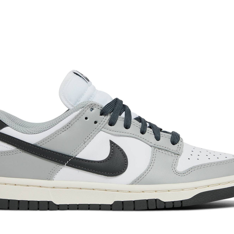 NIKE DUNK LOW ‘LIGHT SMOKE GREY’