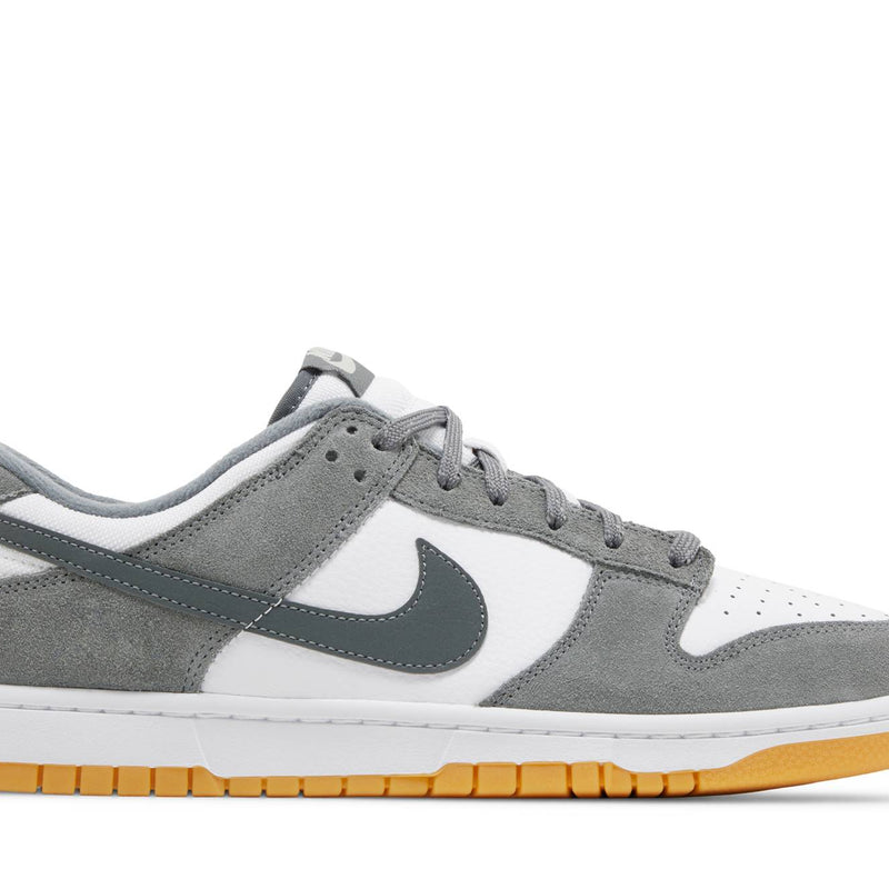 NIKE DUNK LOW ‘SMOKE GREY GUM’