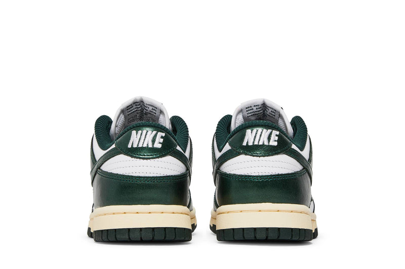 NIKE DUNK LOW ‘VINTAGE GREEN’