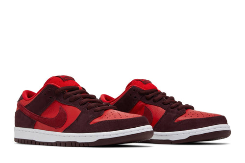 NIKE SB DUNK LOW ‘CHERRY’