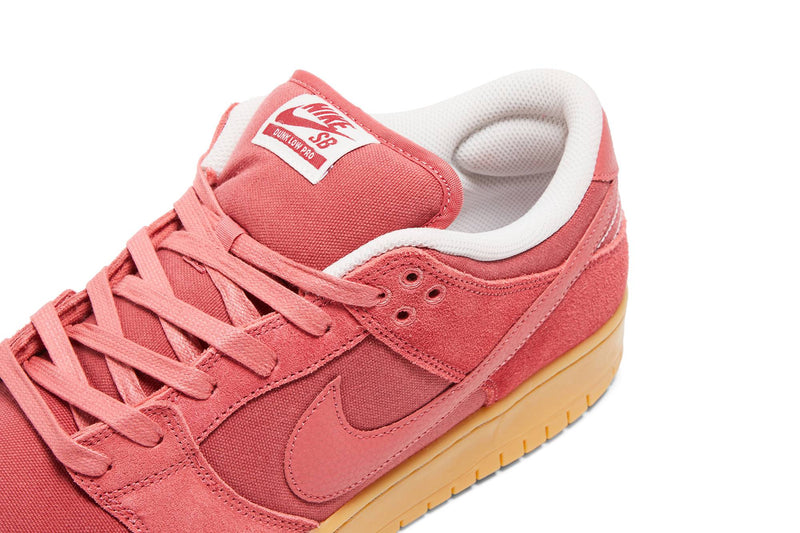 NIKE SB DUNK LOW ‘RED GUM’