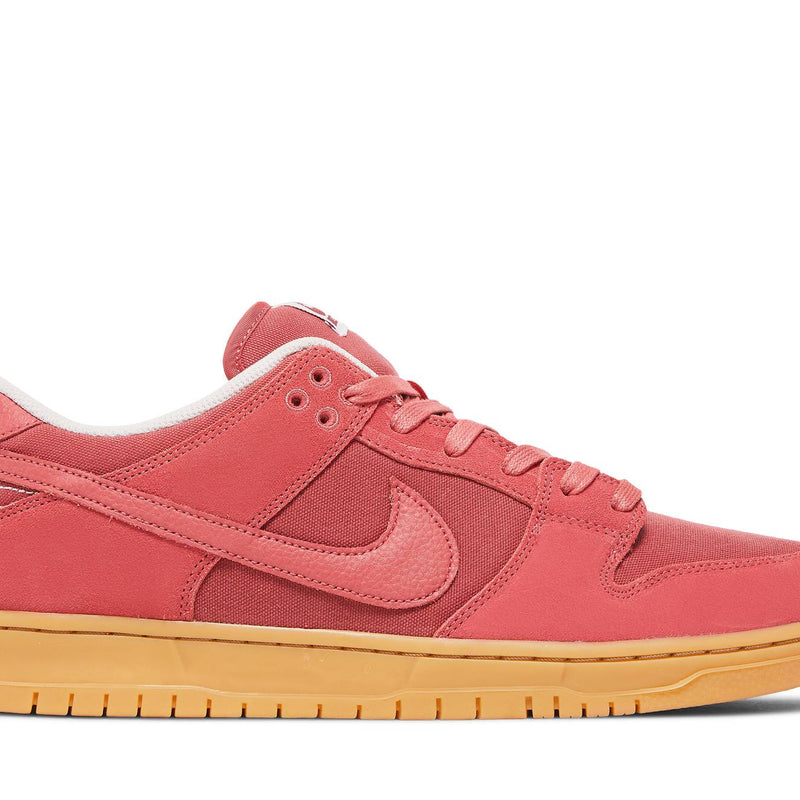 NIKE SB DUNK LOW ‘RED GUM’